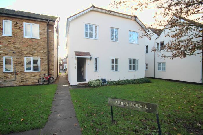 1 Bedroom Flat To Rent In Gresham Road, Staines, TW18