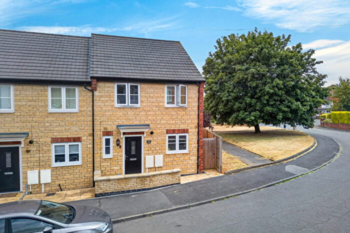 3 Bedroom End Of Terrace House For Sale In Victoria Street, Irthlingborough, NN9