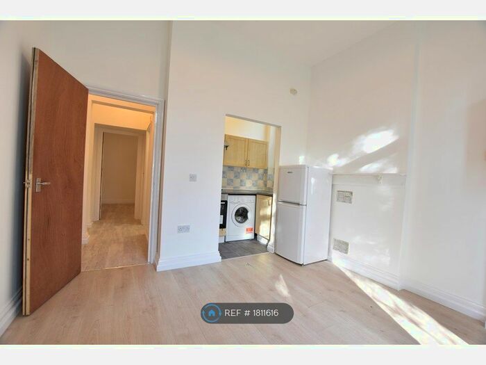 1 Bedroom Flat To Rent In Hart Hill Drive, Luton, LU2