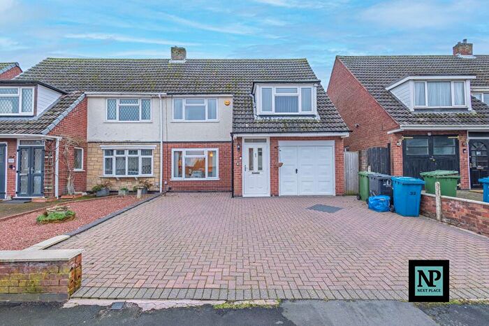 3 Bedroom Semi Detached House For Sale In Wesley Way, Tamworth, B77