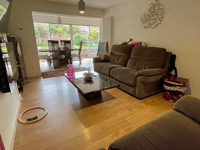 3 Bedroom Semi-Detached House For Sale In Wideacre Drive, Great Barr, Birmingham, B44