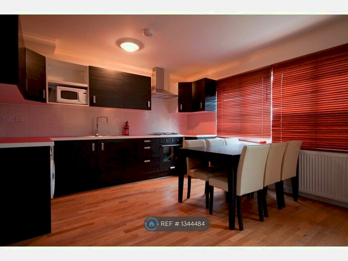 Studio To Rent In London, London, NW2