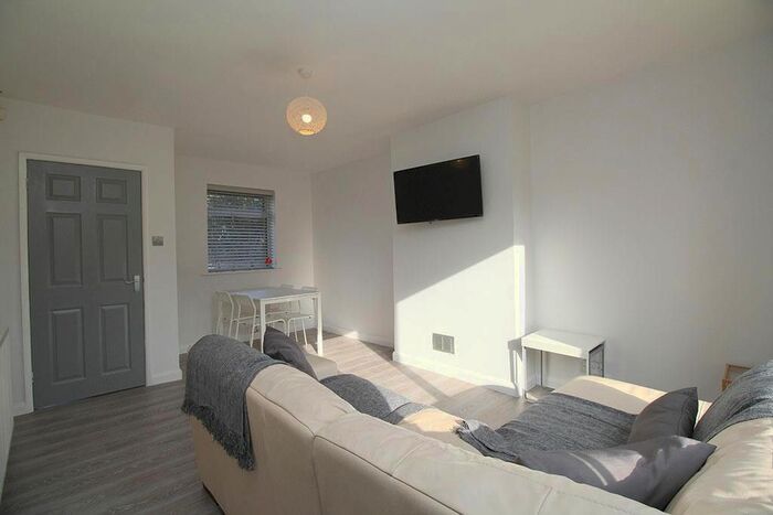 4 Bedroom Town House To Rent In Alan Moss Road, Loughborough, LE11