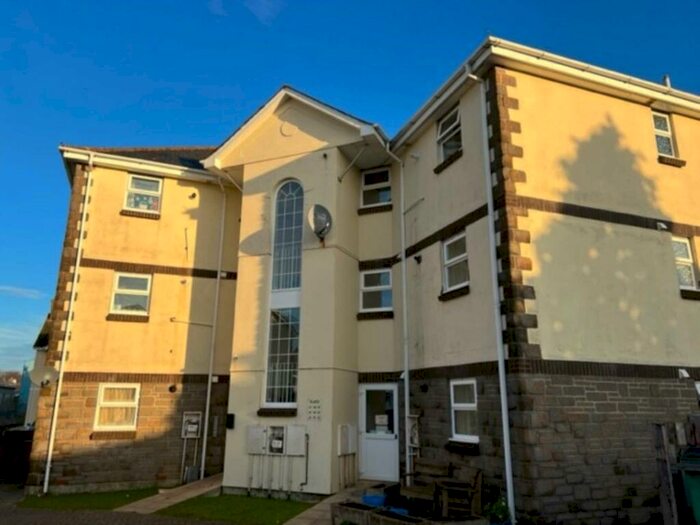 2 Bedroom Flat To Rent In Harris Close, Kelly Bray, PL17