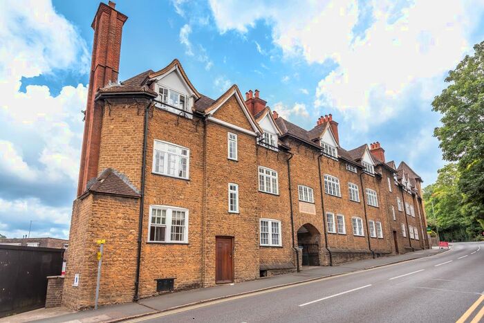 1 Bedroom Flat To Rent In Portsmouth Road, Guildford, Surrey, GU2