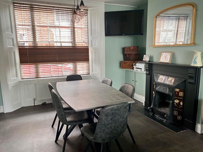3 Bedroom Town House For Sale In Albert Street, Holbeach, PE12