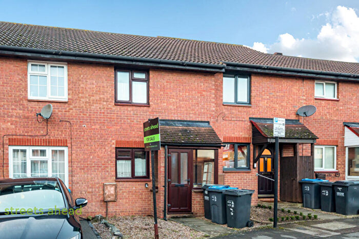 2 Bedroom Terraced House For Sale In Furtherfield Close, Croydon, CR0