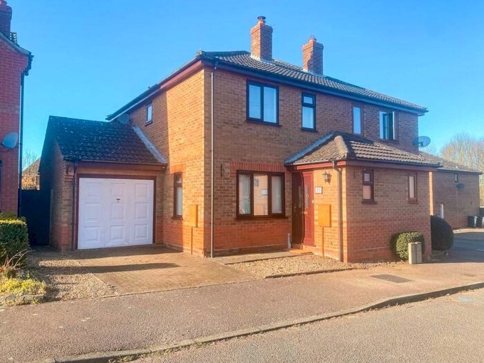 3 Bedroom Semi-Detached House To Rent In Plumstead Drive, Attleborough, NR17