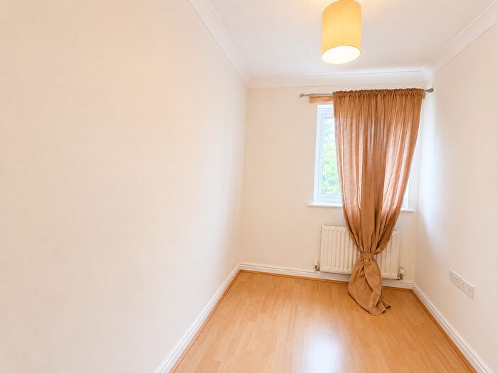 1 Bedroom Property To Rent In Fairway Drive, London, SE28