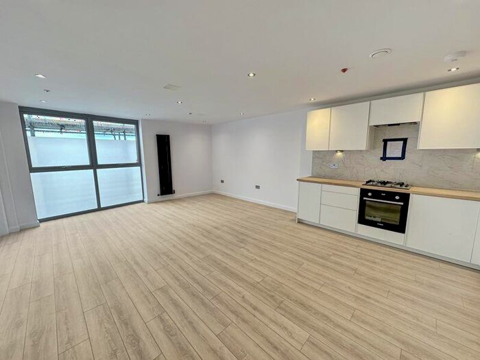 1 Bedroom Flat To Rent In Farnham Road, Slough, SL2