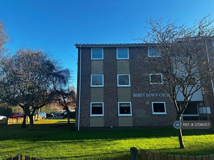 2 Bedroom Flat To Rent In Robin Down Court, Mansfield, NG18