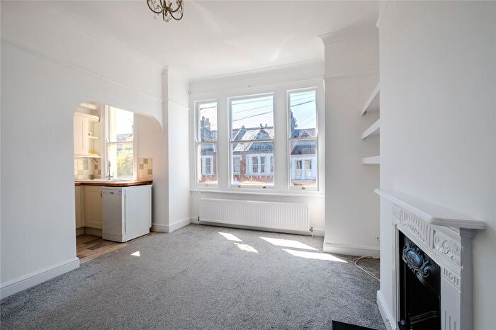 2 Bedroom Flat To Rent In Norfolk House Road, Streatham Hill, Lambeth, London, SW16