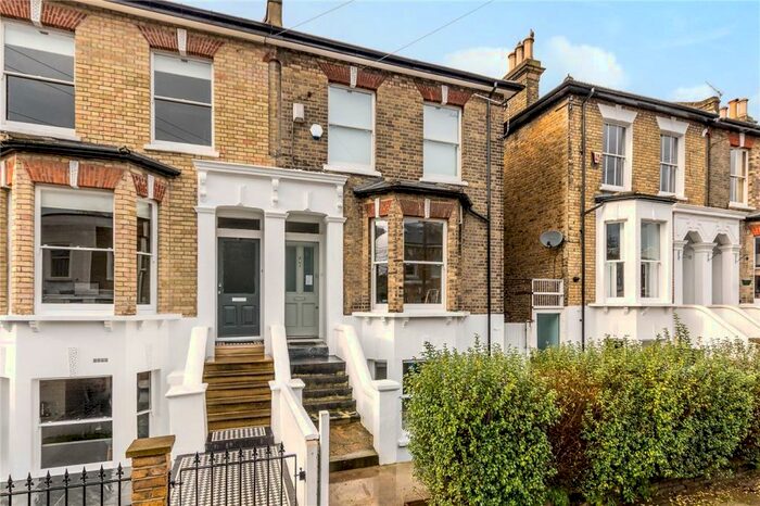 1 Bedroom Ground Flat To Rent In Crystal Palace Road, East Dulwich, London, SE22