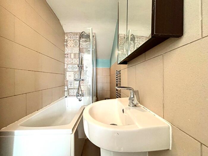2 Bedroom Apartment To Rent In Warwick Street, Leamington Spa, CV32