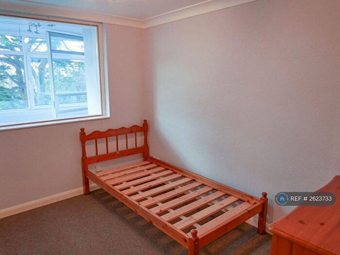 2 Bedroom Flat To Rent In Bassett Avenue, Southampton, SO16
