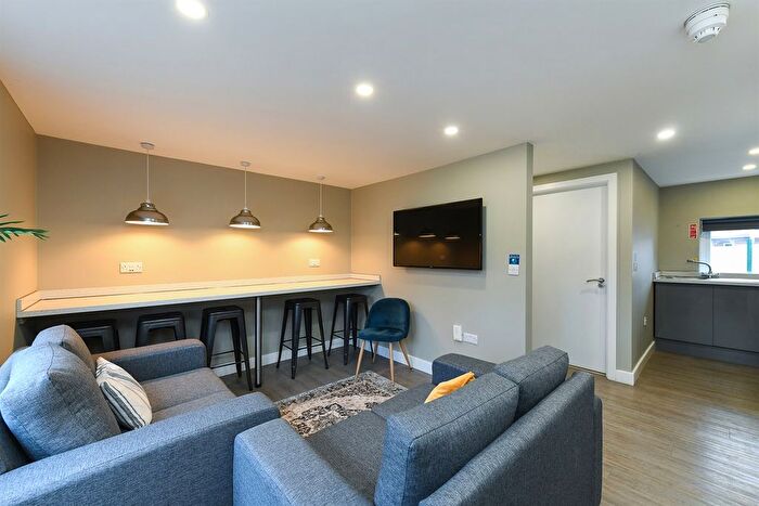 5 Bedroom Flat To Rent In Varsity Beeston, NG9