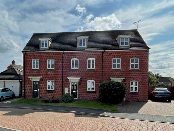 3 Bedroom Town House To Rent In Winterton Close, Stamford, PE9