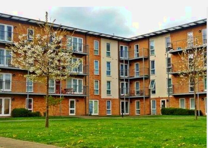 2 Bedroom Flat To Rent In King George Crescent, Wembley, HA0