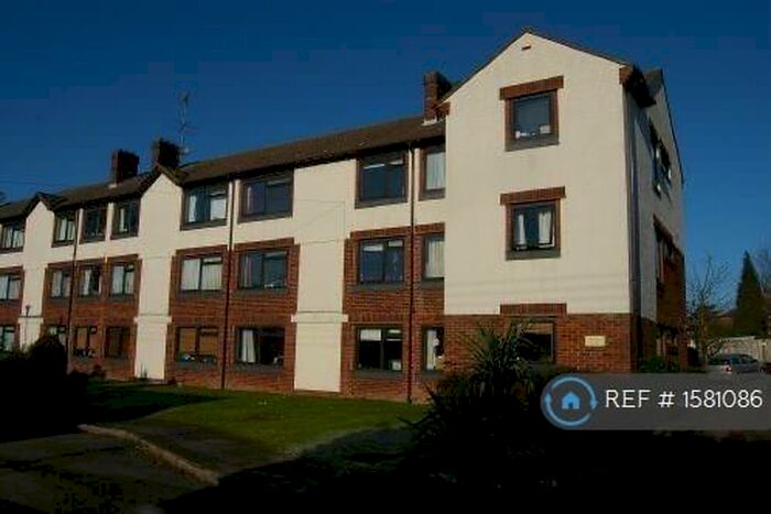 3 Bedroom Flat To Rent In Highmoor, Amersham, HP7