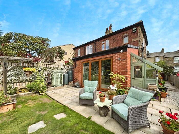 2 Bedroom Semi-Detached House For Sale In Westcliffe Road, Cleckheaton, BD19