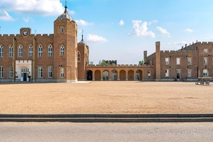 2 Bedroom Flat For Sale In Parade Ground Path, Woolwich, London, SE18