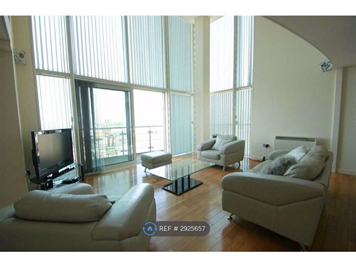 2 Bedroom Flat To Rent In Albion St, Leeds, LS2