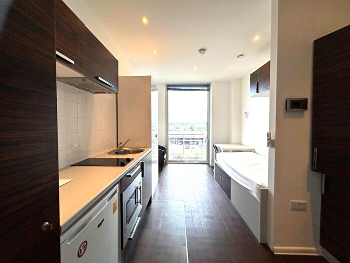 Studio To Rent In Guildford Park Road, Guildford, GU2