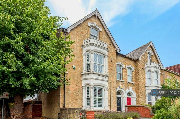 5 Bedroom End Of Terrace House To Rent In Bath Road, Swindon, SN1