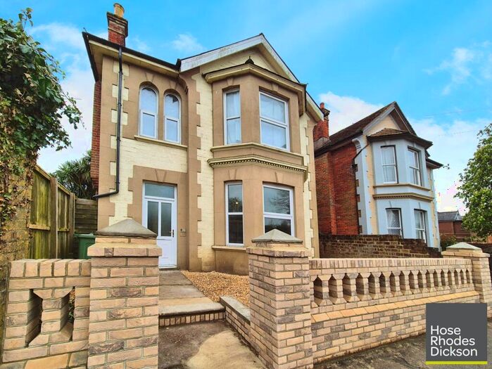 1 Bedroom Apartment To Rent In Carisbrooke Road, Newport, PO30