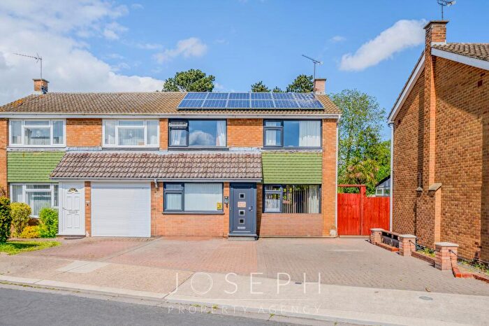 3 Bedroom Semi Detached House For Sale In Ramsgate Drive, Ipswich, IP3