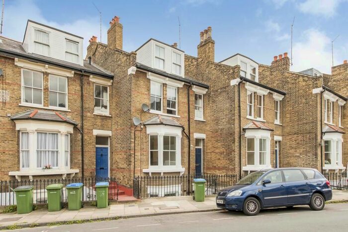 3 Bedroom Flat To Rent In Woodlands Park Road, London, SE10