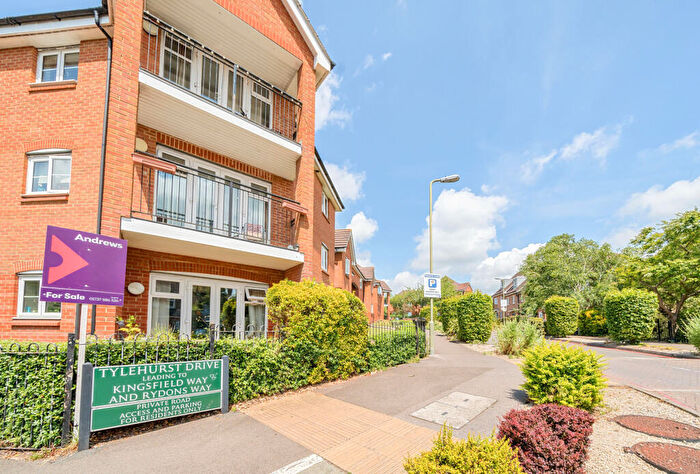 2 Bedroom Apartment For Sale In Tylehurst Drive, Redhill, Surrey, RH1