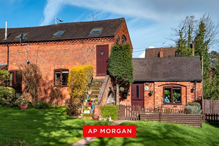 2 Bedroom Barn Conversion For Sale In Perryfields Road, Bromsgrove, Worcestershire, B61