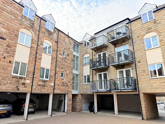 2 Bedroom Flat For Sale In Mowbray Square, Harrogate, HG1