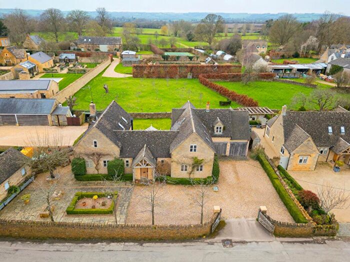 4 Bedroom Detached House For Sale In Cozens Lane, Kingham, OX7