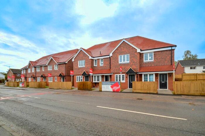 3 Bedroom Property To Rent In Bishop Close, High Halden, Ashford, TN26