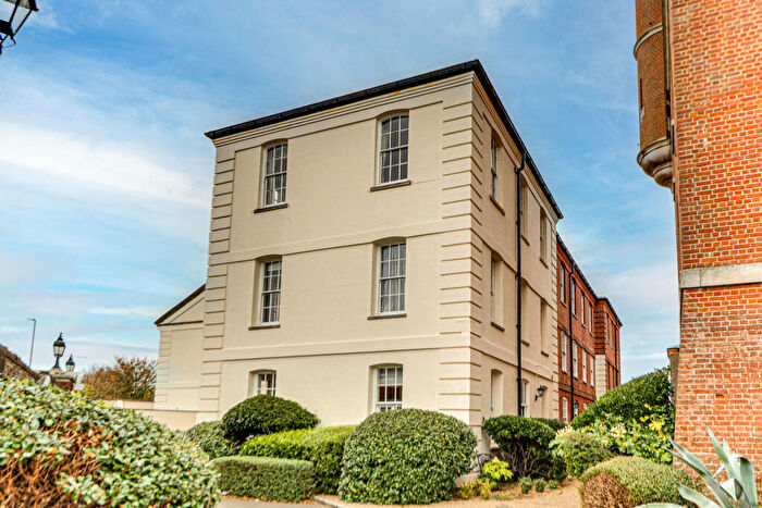2 Bedroom Apartment For Sale In Clocktower Drive, Southsea, PO4