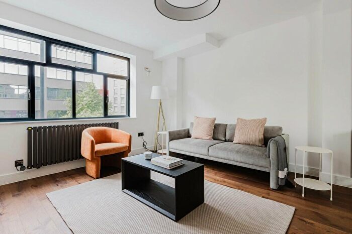 2 Bedroom Apartment To Rent In Henriques Street, London, E1
