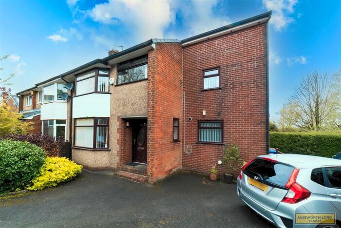 5 Bedroom Semi-Detached House For Sale In Cranberry Close, Darwen, BB3