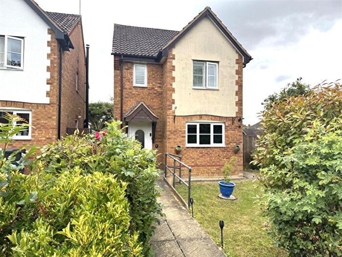 3 Bedroom Detached House To Rent In Pembroke Close, Thrapston, NN14