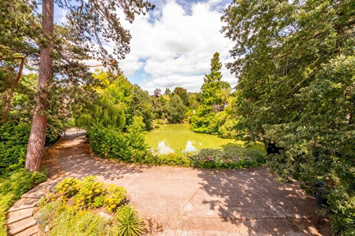 6 Bedroom Detached House For Sale In The Drive, Coombe, Kingston Upon Thames, KT2
