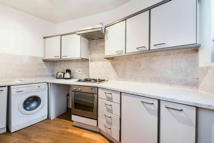1 Bedroom Flat For Sale In Fairbairn Hall, Plaistow, London, E13