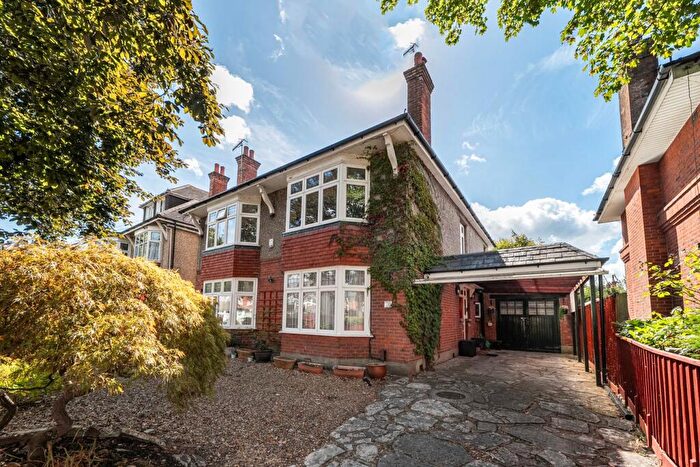 8 Bedroom Detached House For Sale In St Albans Avenue, Queens Park, Bournemouth, BH8