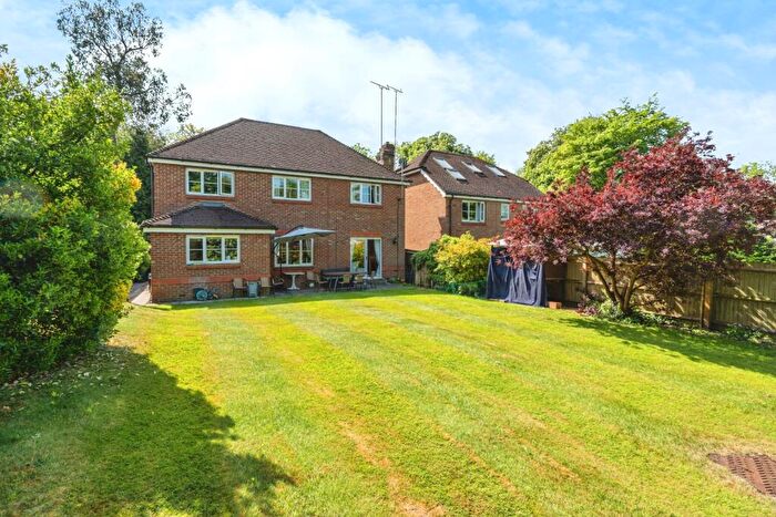 5 Bedroom Detached House For Sale In Green Lane, Leatherhead, Surrey, KT22