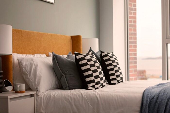 Apartment To Rent In Dockside, Edinburgh, EH6