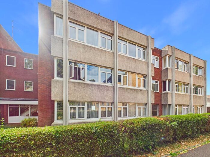2 Bedroom Flat For Sale In Grammar School Walk, Huntingdon., PE29