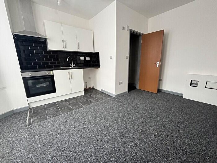 Studio To Rent In Bitterne Road West, Southampton, SO18