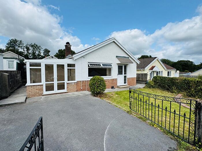 2 Bedroom Bungalow To Rent In Uwchgwendraeth, Drefach, SA14