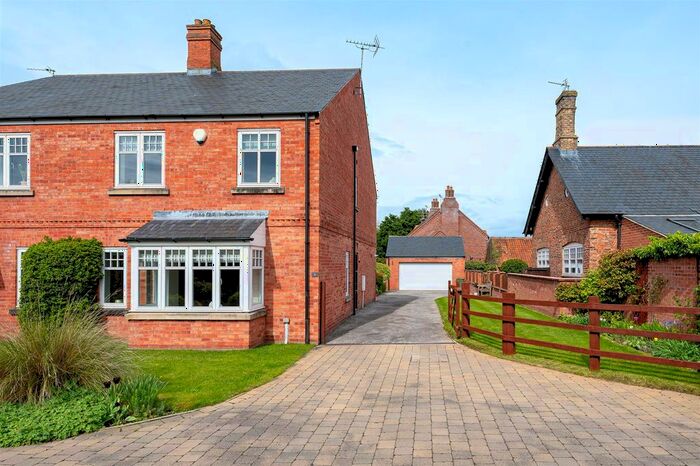 5 Bedroom Semi-Detached House For Sale In Escrick Park Court, Escrick, York, YO19