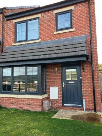 3 Bedroom Semi-Detached House To Rent In Coppice Close, S36